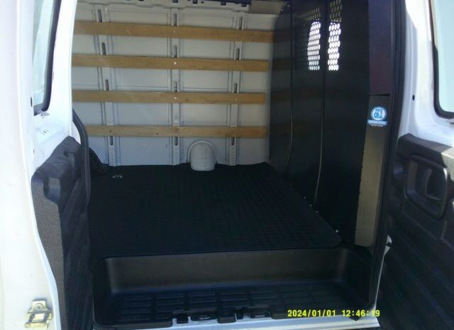 
								2022 Chevrolet Express Cargo Van full									