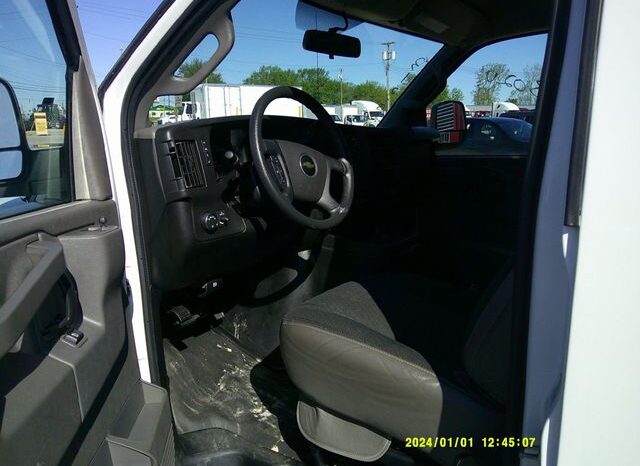 
								2022 Chevrolet Express Cargo Van full									