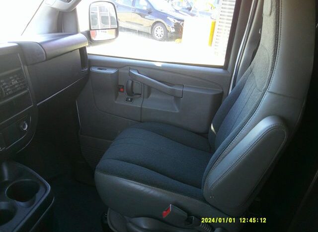 
								2022 Chevrolet Express Cargo Van full									