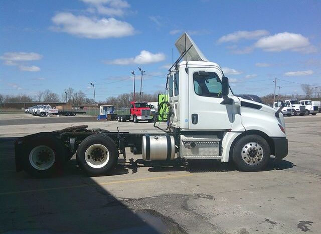
								2020 Freightliner CA126DC daycab full									