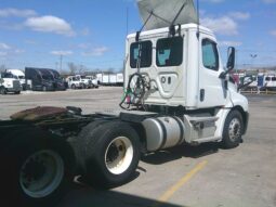 
										2020 Freightliner CA126DC daycab full									