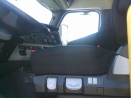 
										2020 Freightliner CA126DC daycab full									