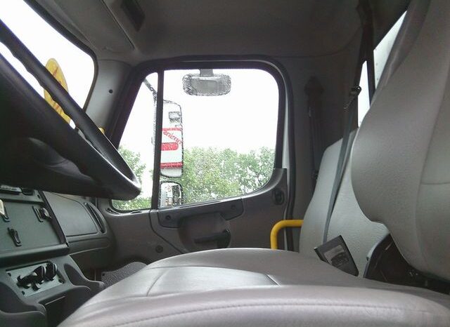 
								2024 Freightliner M2-106 full									