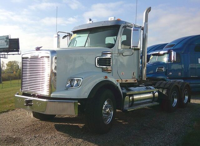 
								2022 Freightliner 122SD full									