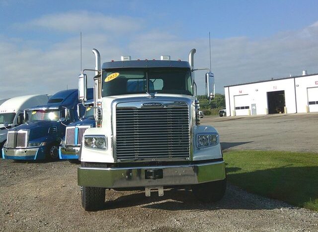 
								2022 Freightliner 122SD full									