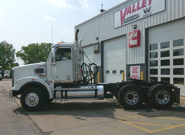 
								2022 Freightliner 122SD full									