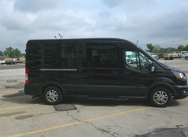 
								2023 Ford Transit Passenger Wagon full									