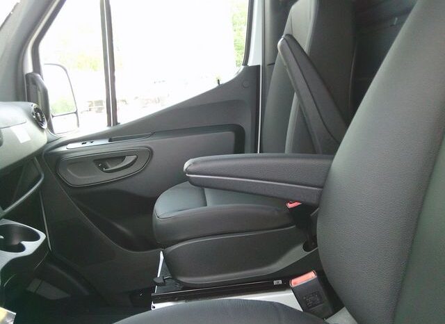 
								2025 Mercedes-Benz Sprinter Cargo Van full									