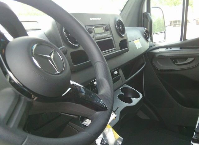 
								2025 Mercedes-Benz Sprinter Cargo Van full									