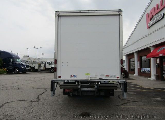 
								2023 GMC 5500 LCF full									