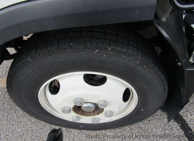 
								2023 GMC 5500 LCF full									