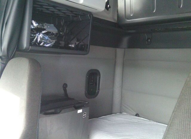 
								2021 Freightliner Cascadia full									