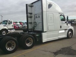 
										2021 Freightliner Cascadia full									