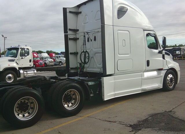 
								2021 Freightliner Cascadia full									