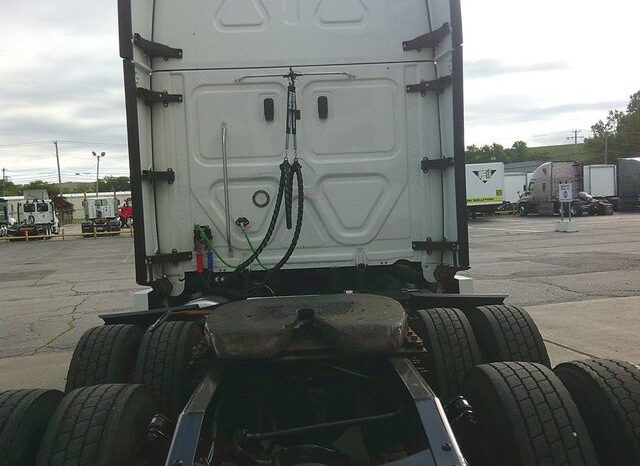 
								2021 Freightliner Cascadia full									