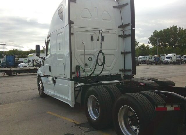 
								2021 Freightliner Cascadia full									