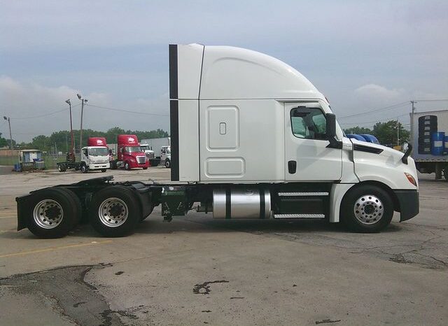 
								2020 Freightliner Cascadia full									