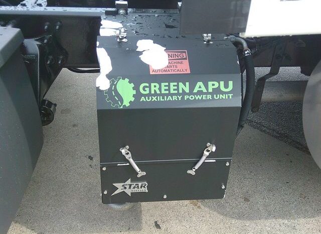 
								2020 Freightliner Cascadia full									