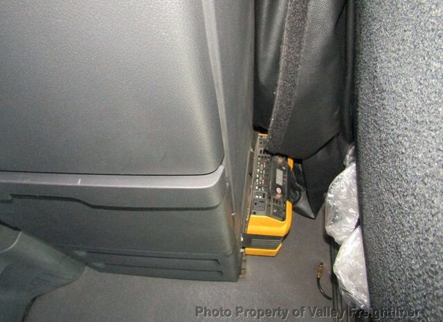 
								2020 Freightliner Cascadia 126 full									