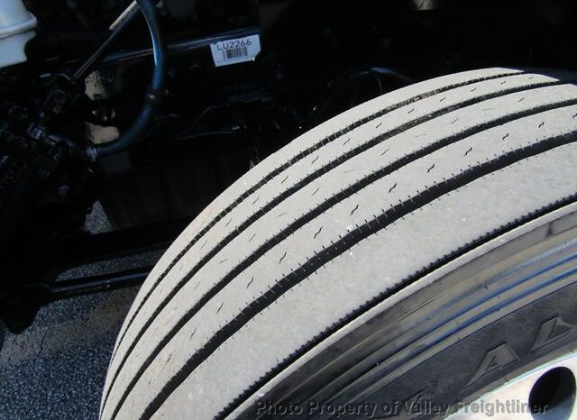 
								2020 Freightliner Cascadia 126 full									