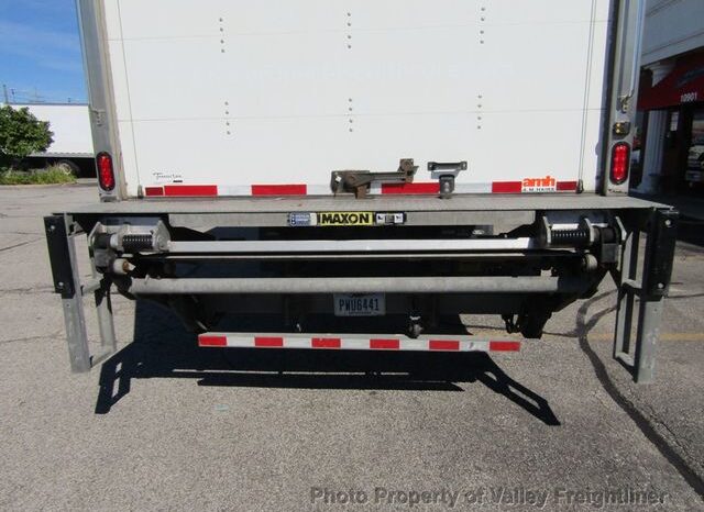 
								2022 Freightliner M2 106 full									