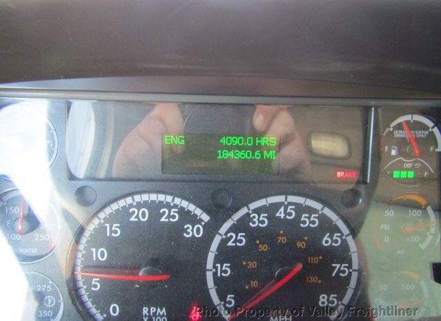 
								2022 Freightliner M2 106 full									