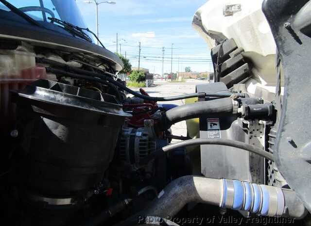 
								2022 Freightliner M2 106 full									