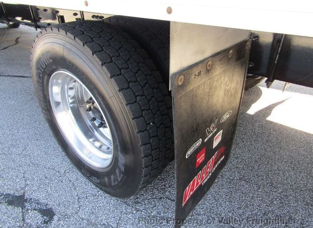 
								2022 Freightliner M2 106 full									