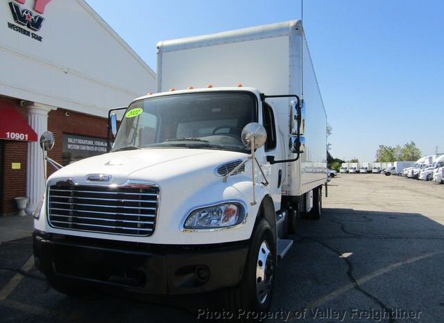 
								2022 Freightliner M2 106 full									