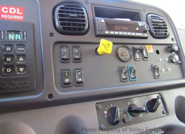 
								2022 Freightliner M2 106 full									