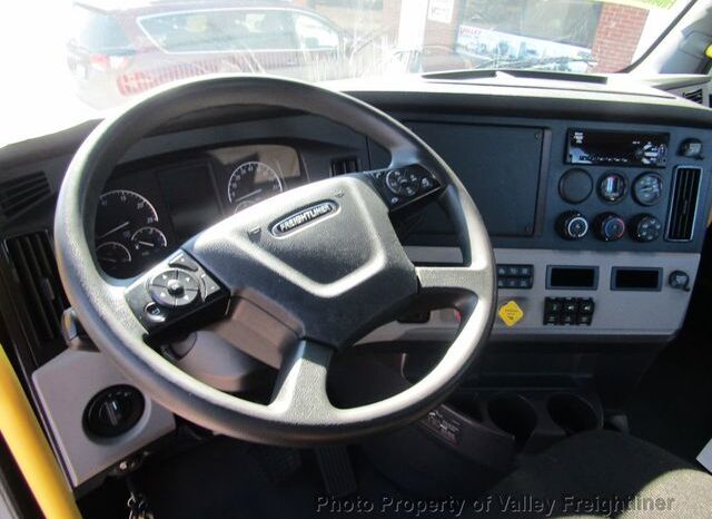 
								2020 Freightliner Cascadia 126 full									