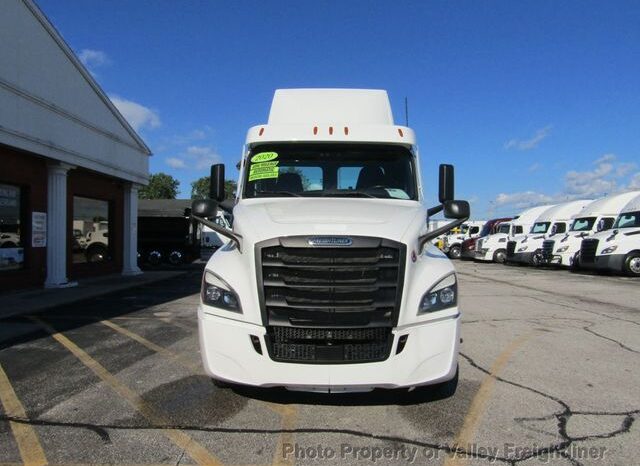 
								2020 Freightliner Cascadia 126 full									