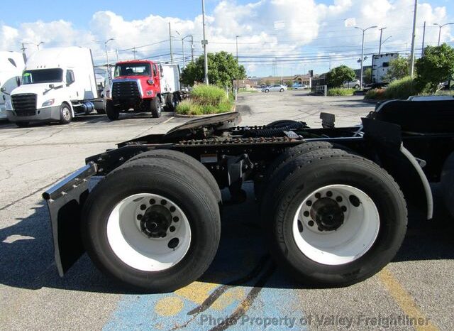 
								2020 Freightliner Cascadia 126 full									