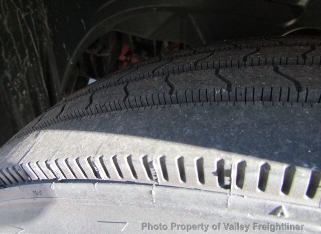 
								2020 Freightliner Cascadia 126 full									