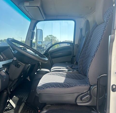 
								2023 Chevrolet 5500XD LCF full									