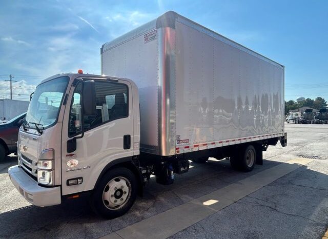 
								2023 Chevrolet 5500XD LCF full									