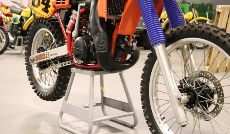
								1984 Honda CR250 full									