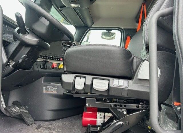 
								2025 Western Star 47X full									