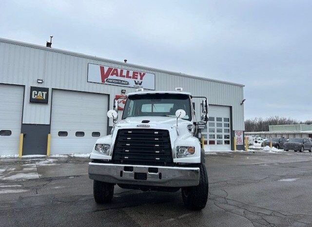 
								2026 Freightliner 114SD full									