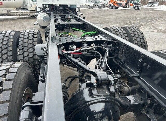 
								2026 Freightliner 114SD full									