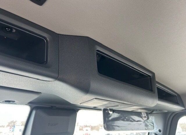 
								2025 Freightliner M2-106 full									