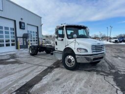 
										2025 Freightliner M2-106 full									