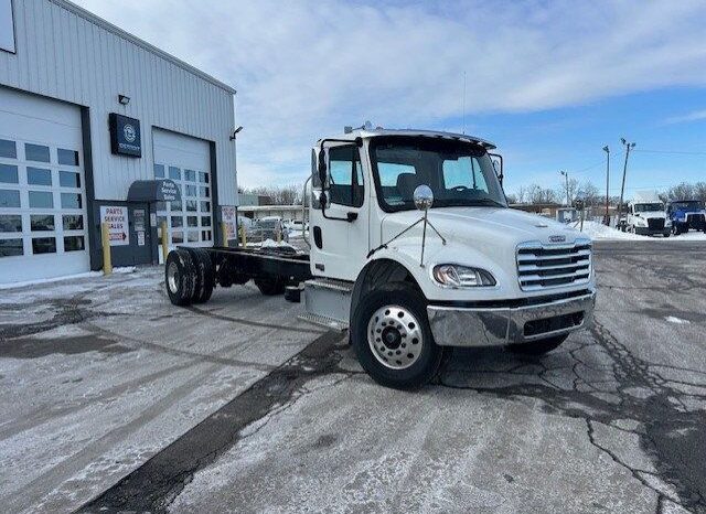 
								2025 Freightliner M2-106 full									
