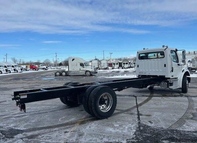 
								2025 Freightliner M2-106 full									