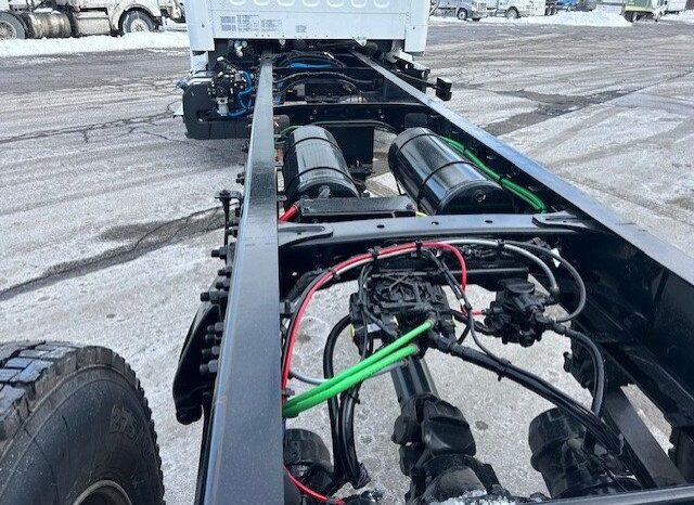 
								2025 Freightliner M2-106 full									