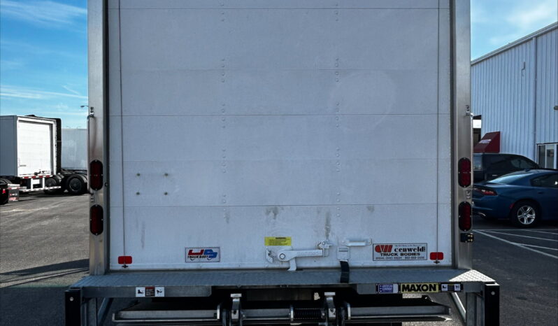 
								2023 Chevrolet 5500XD LCF full									