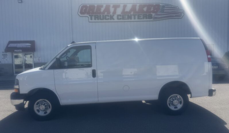 
								2023 Chevrolet Express Cargo Van full									